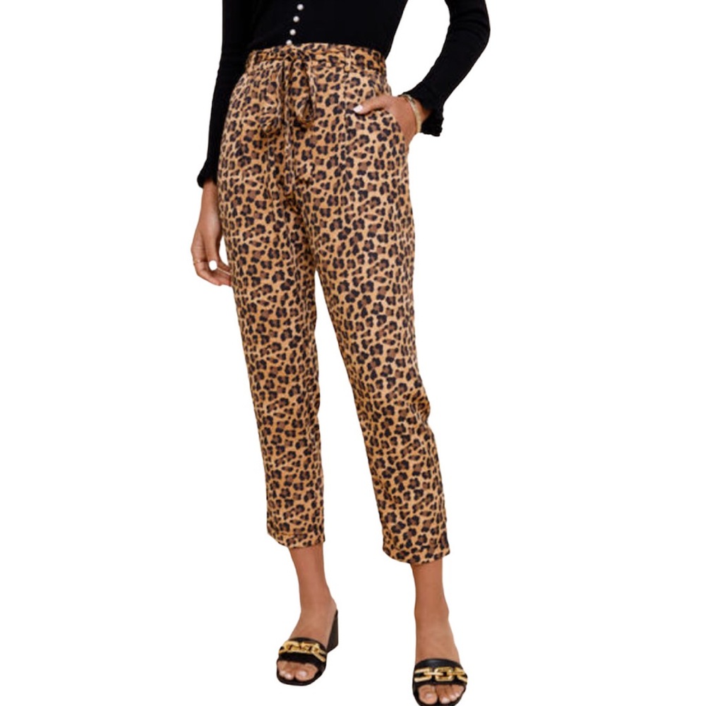 Francesca’s Miami Kellie Tie Front Dressy Cheetah Print Joggers